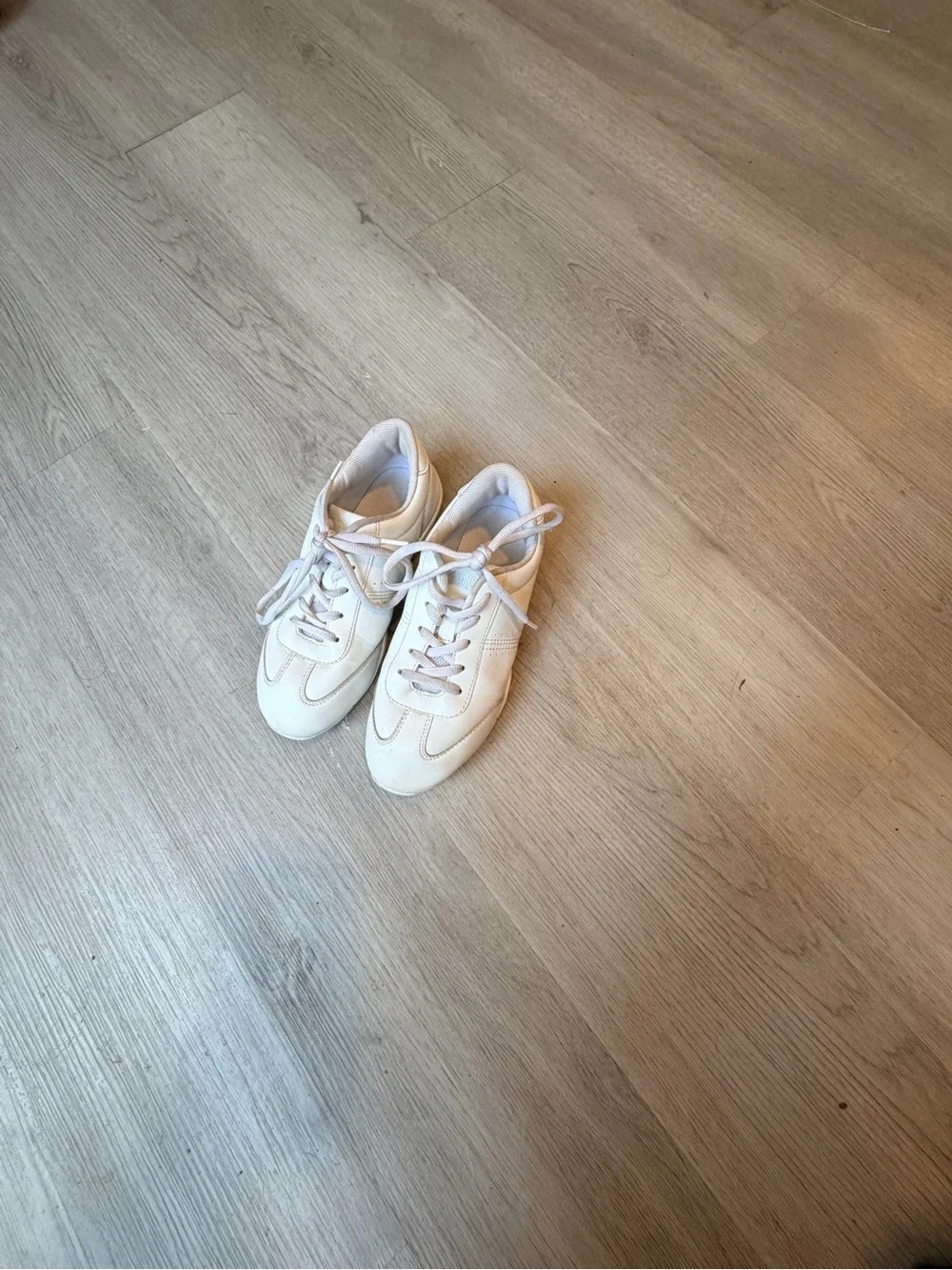 Classic Girl’s White Lace-Up Cheer Sneakers